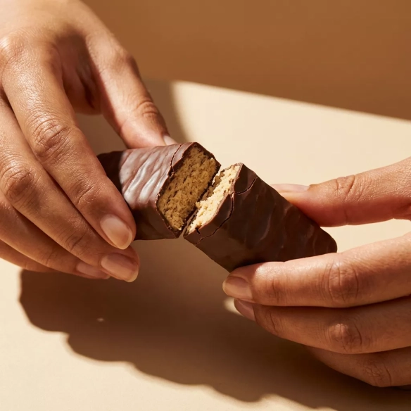 Barrita proteica 50% chocolate con sabor caramelo salado