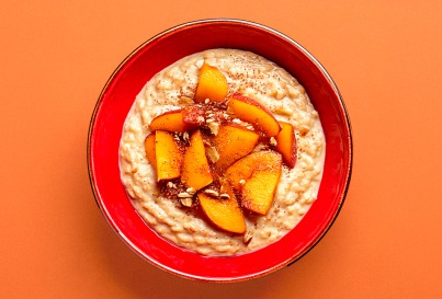 Bowl de avena con crema de avellanas